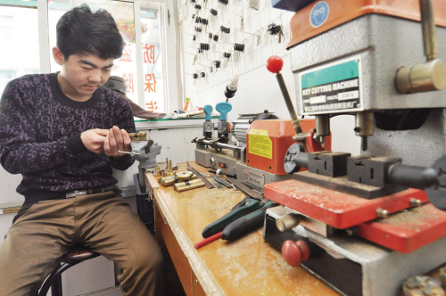 沙坪乡开锁店为啥“牛号”频现 听开锁师傅讲什么锁最防盗